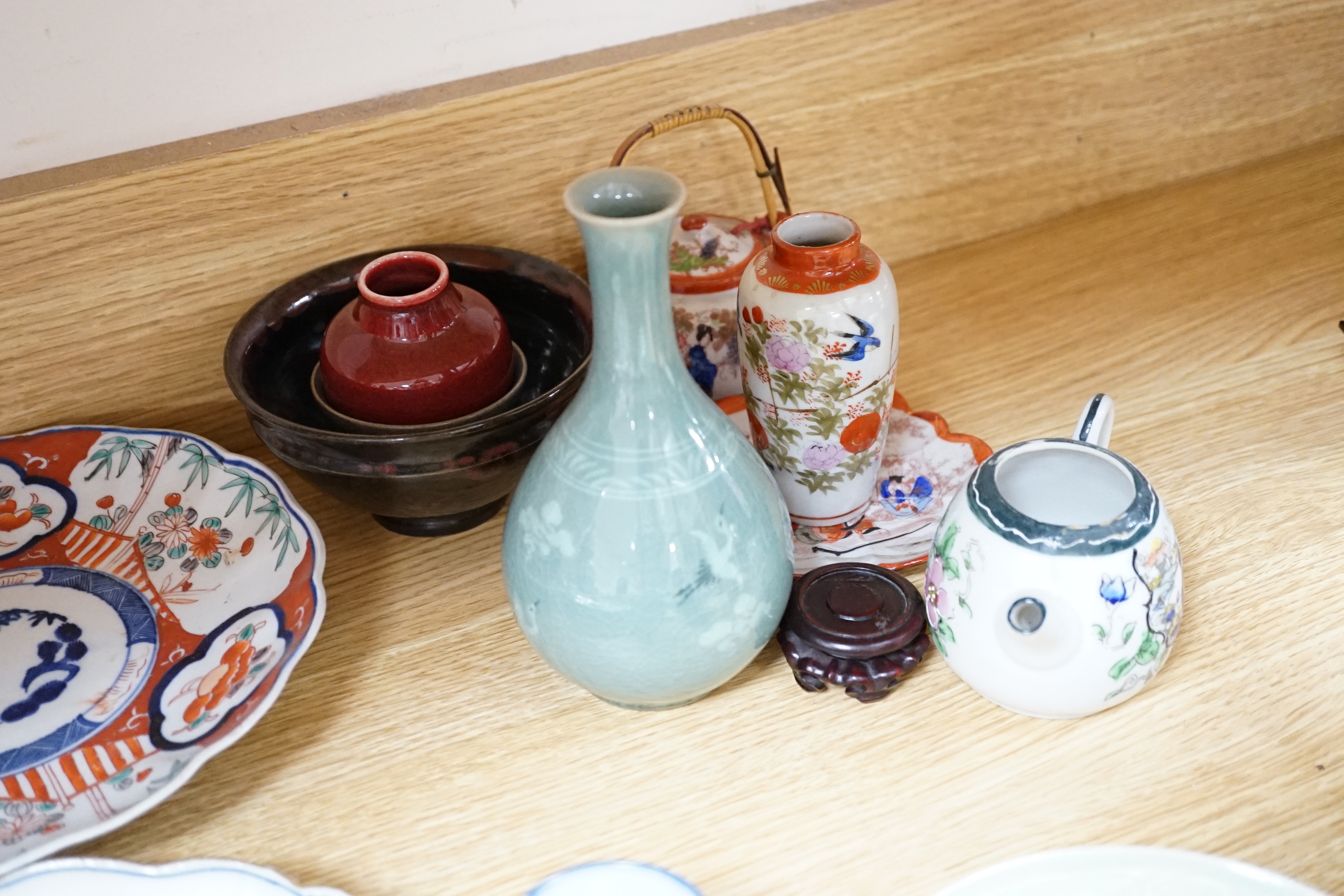 A group of Japanese Imari and other Japanese and Korean ceramics, tallest Imari vase and cover
